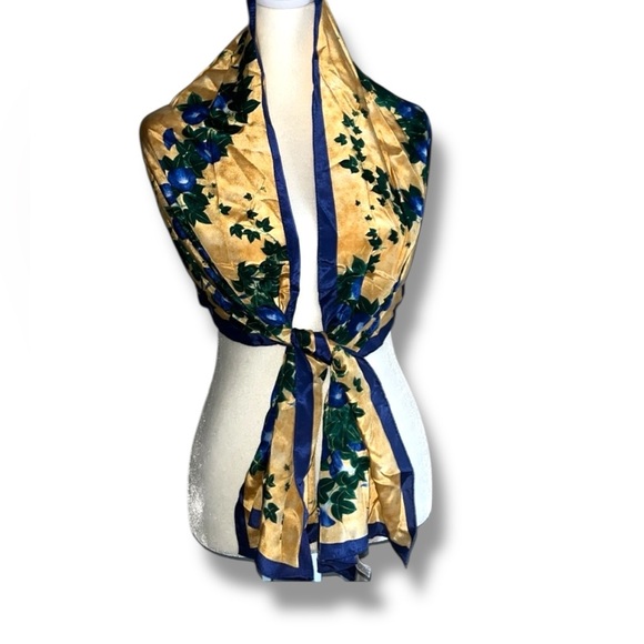 Japan made Metropolitan museum of art silk floral scarf - Picture 1 of 11